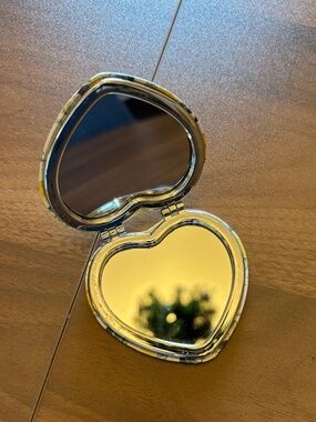 Heart-Shaped Lemon Compact Mirror Cute Fruit Print